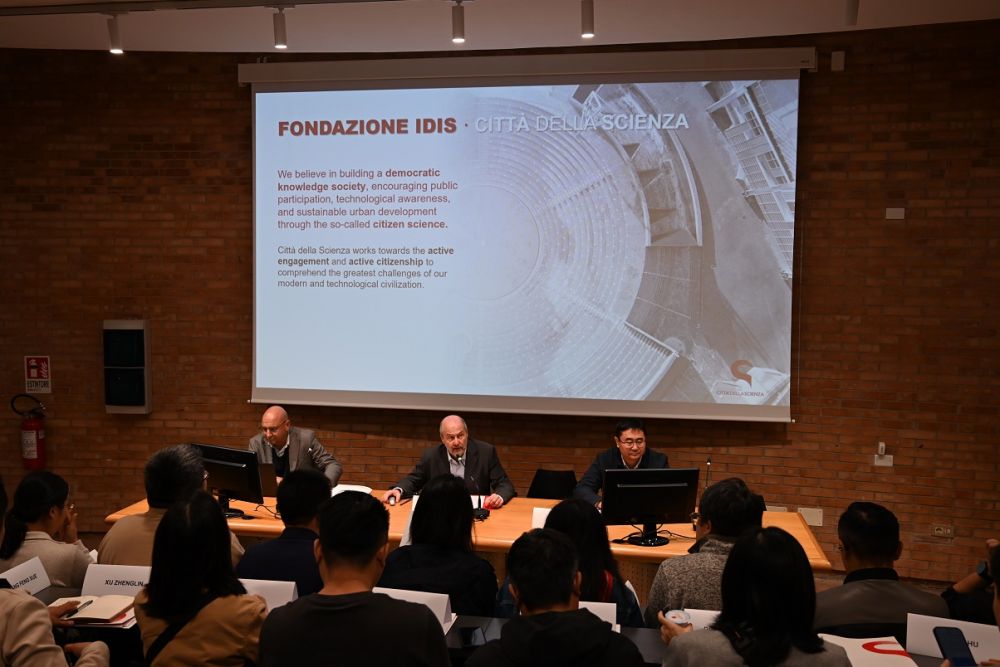 Delegazione di China Earthquake Administration alla Città della Scienza