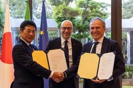 Paolo Gallo, l'amb. Mario Vattani e Satoshi Tanazawa - foto Italgas