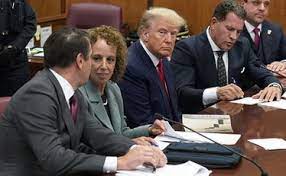 Donald Trump davanti ai giudici