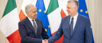 I ministri Piantedosi e Siemoniak