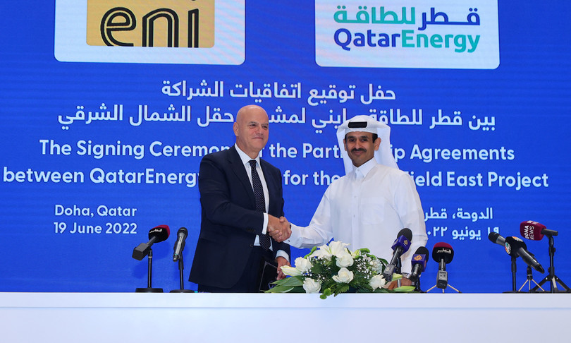 Claudio Descalzi con ministro Energia e ad QatarEnergy Saad Sherida al-Kaabi © KARIM JAAFAR / AFP