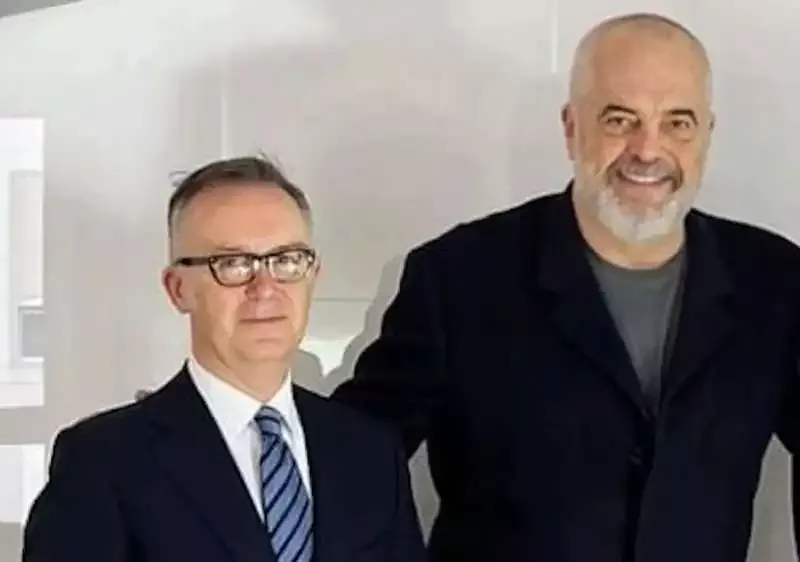 Amb. Fabrizio Bucci con il Primo ministro Edi Rama