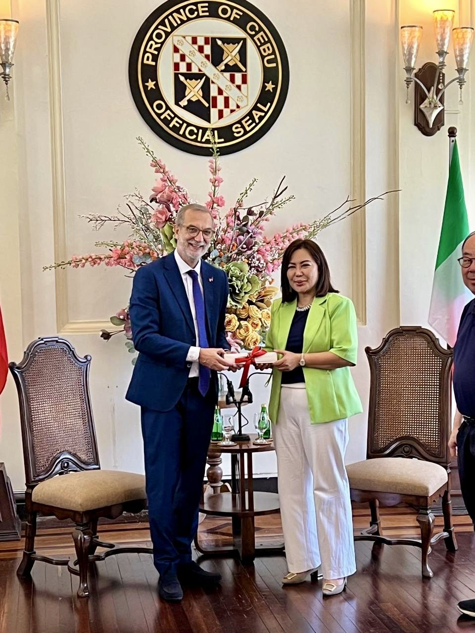 Filippine: missione dell&rsquo;amb. Davide Giglio a Cebu - foto: Ambasciata
