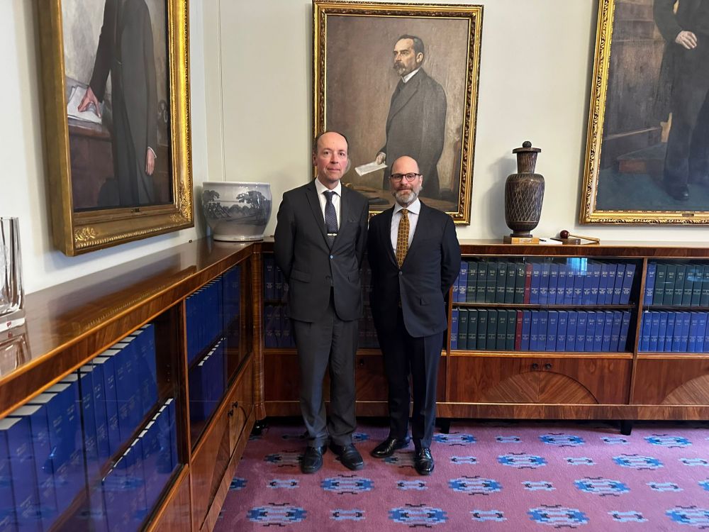 Amb. Todaro Marescotti ricevuto dal presidente del Parlamento finlandese, Halla-aho- foto: Ambasciata