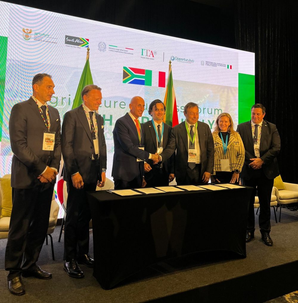 Firma Accordo SACE SIMEST Camera di Commercio e Industria Italo-Sudafricana - foto: Ufficio Stampa