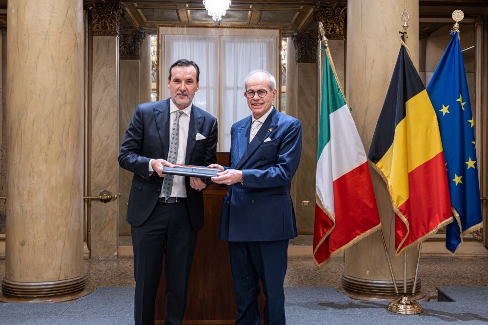 da dx: nuovo console onorario Giorgio Maria Zamperetti; amb. Andy Detaille - foto: Consolato