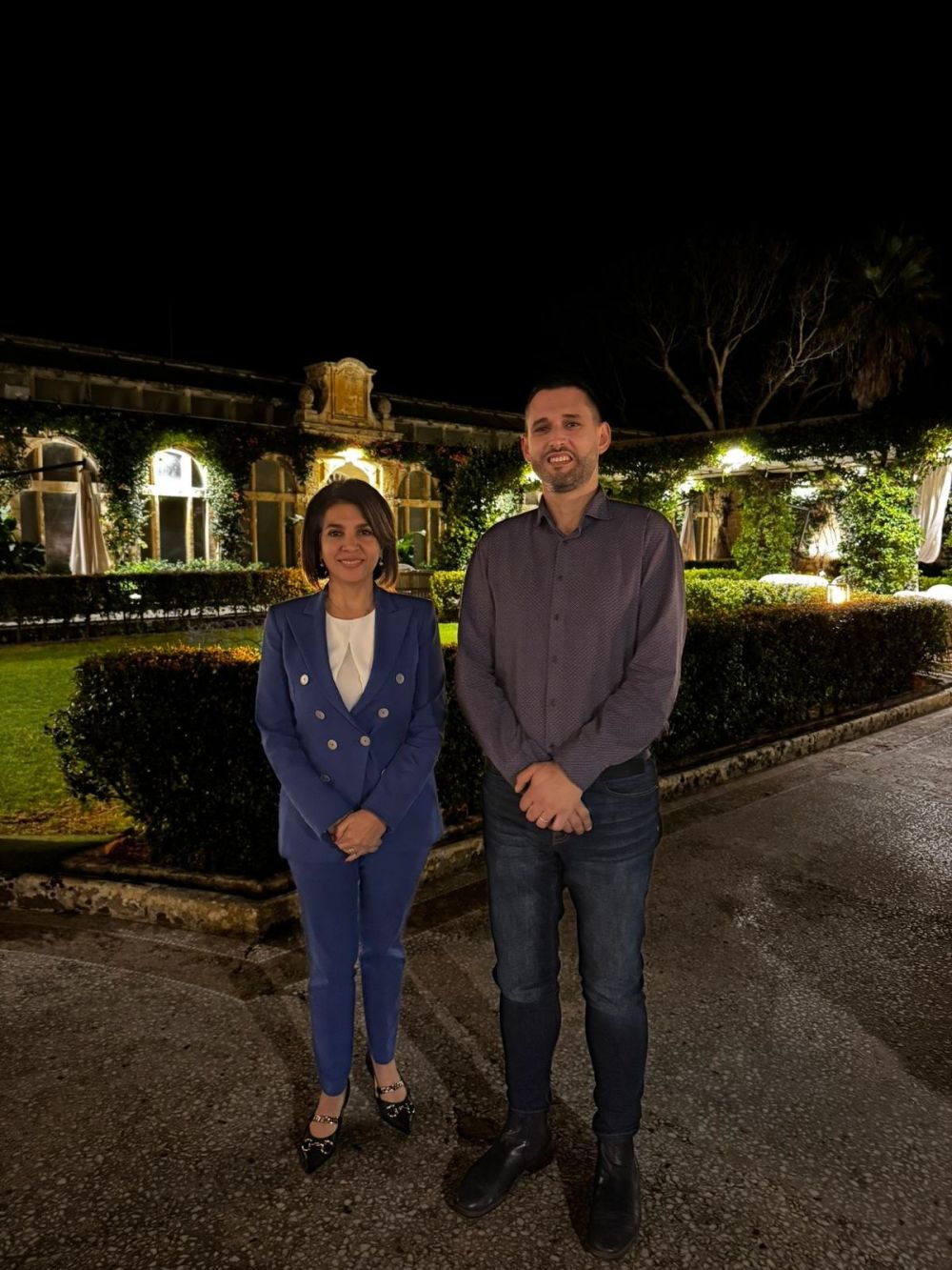 L'amb. Ligia Margarita Quessep Bitar con Clifford Galea - foto: Ambasciata