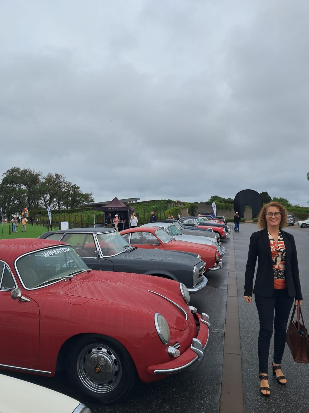 Australia: console Mauri premia vincitori competizione 9&ordf; "Targa classica"