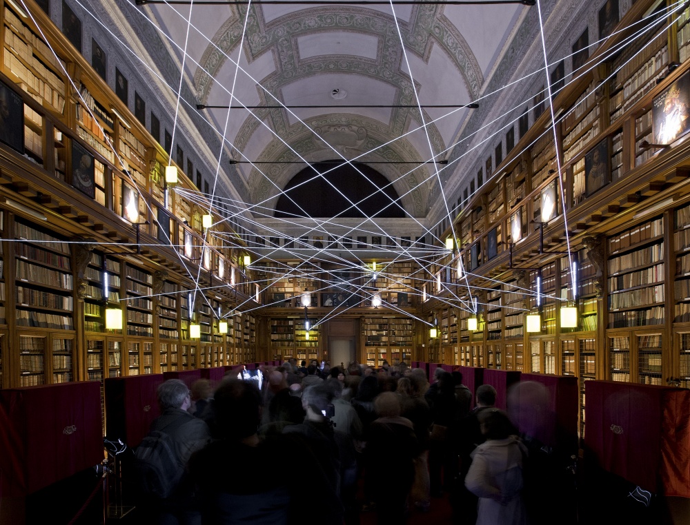 Credits immagine: Fuori Salone, Milano, installazione Biblioteca Braidense arch. Attilio Stocchi