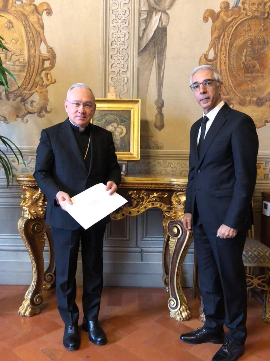 Mons. Edgar Peña Parra, con l’amb. Fadi Assaf del Libano - foto: social