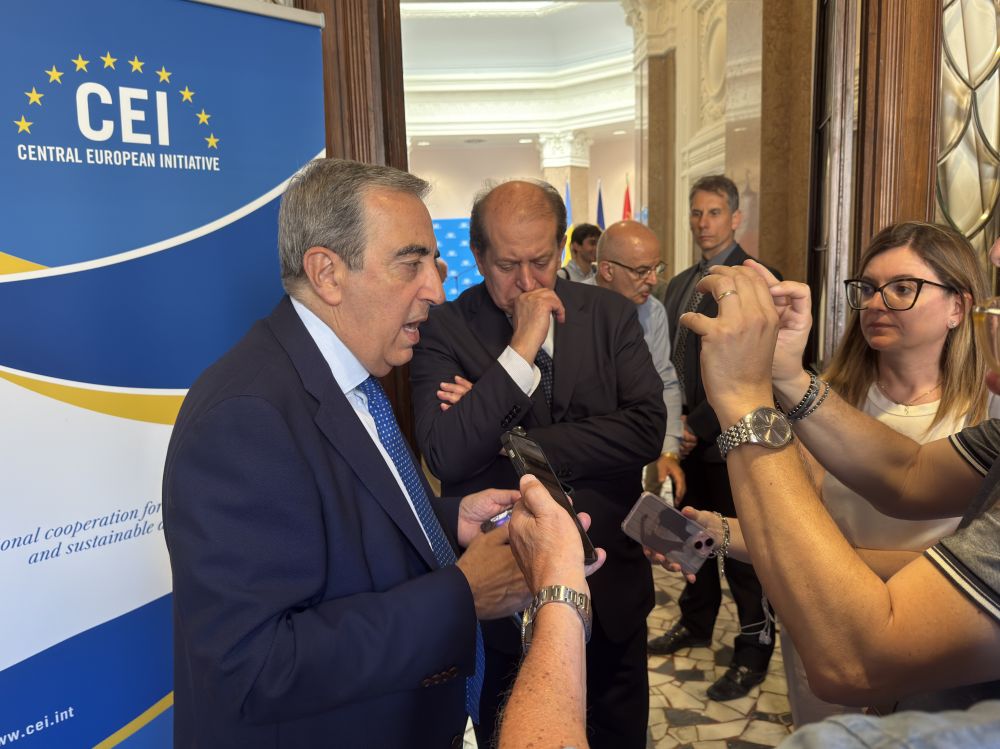 Sen. Maurizio Gasparri visita l'InCE di Trieste - foto: InCE