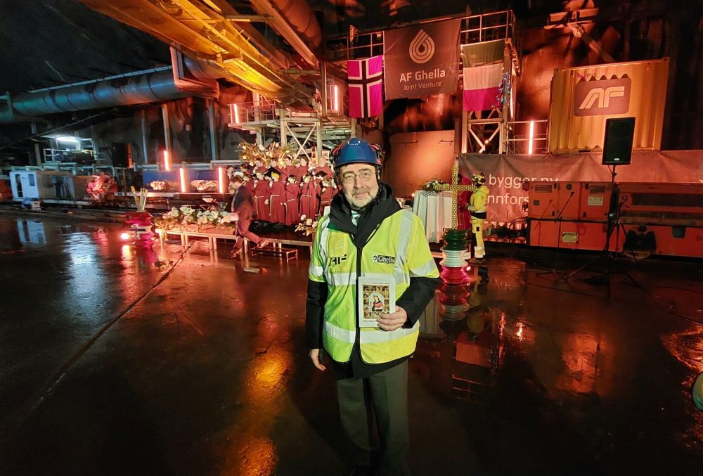 Amb. Nicoletti celebra Santa Barbara nel cantiere sotterraneo Ghella - foto: Ambasciata