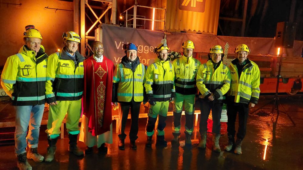 Amb. Nicoletti celebra Santa Barbara nel cantiere sotterraneo Ghella - foto: Ambasciata