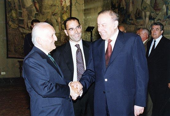 Il leader nazionale Heydar Aliyev con il presidente Oscar Luigi Scalfaro