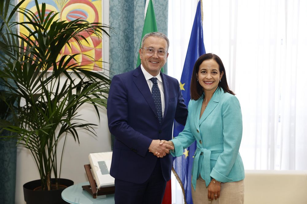 Dell'Utri con l&rsquo;ambasciatore del Guatemala, Olga Mar&iacute;a P&eacute;rez Tuna