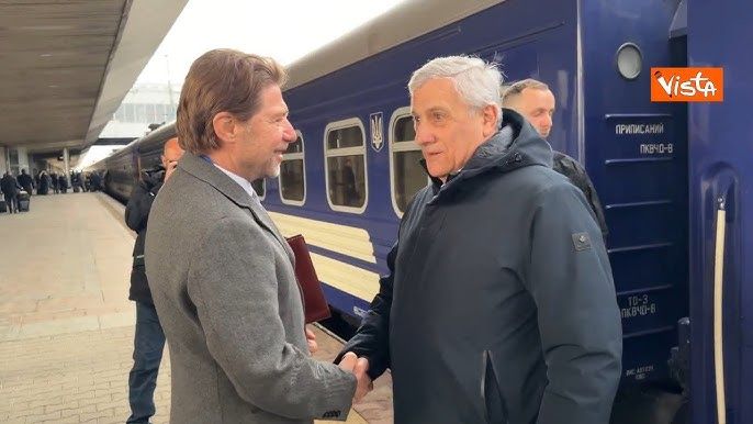 Antonio Tajani accolto a Ky&iuml;v da ambasciatore italiano Carlo Formosa  