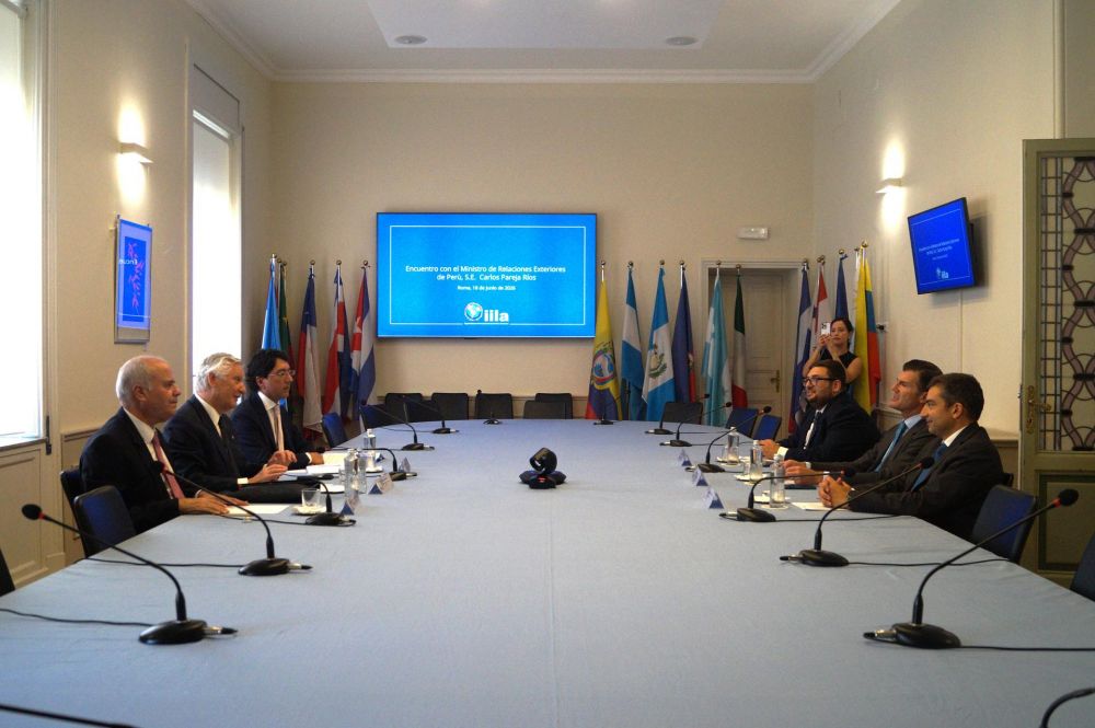 IILA Incontro con il Ministro degli Affari Esteri della Repubblica del Per&ugrave;, Carlos Pareja R&iacute;os