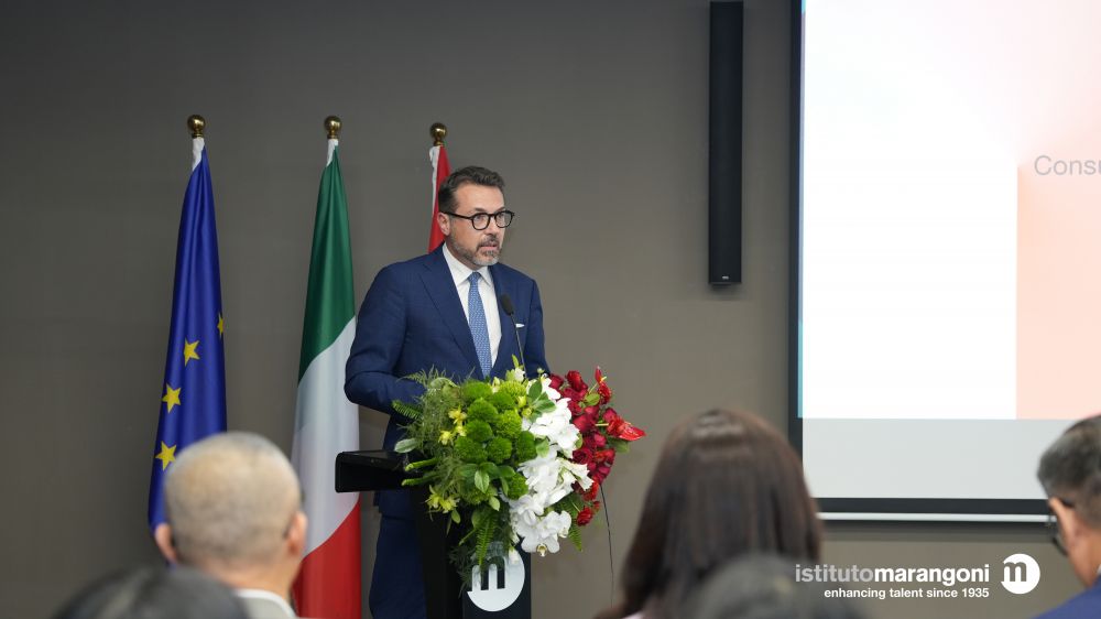 Il console Generale d'italia a Canton, Valerio de Parolis