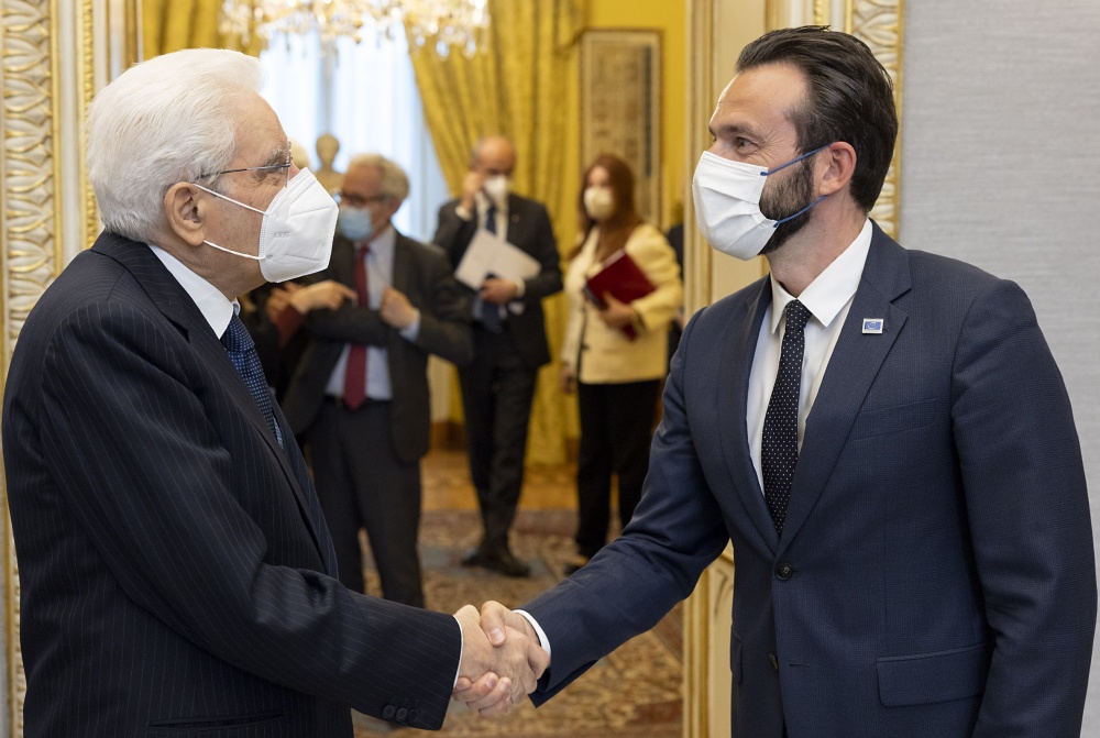 Il presidente Sergio Mattarella accoglie Robert Spano, presidente Corte Europea Diritti dell’Uomo