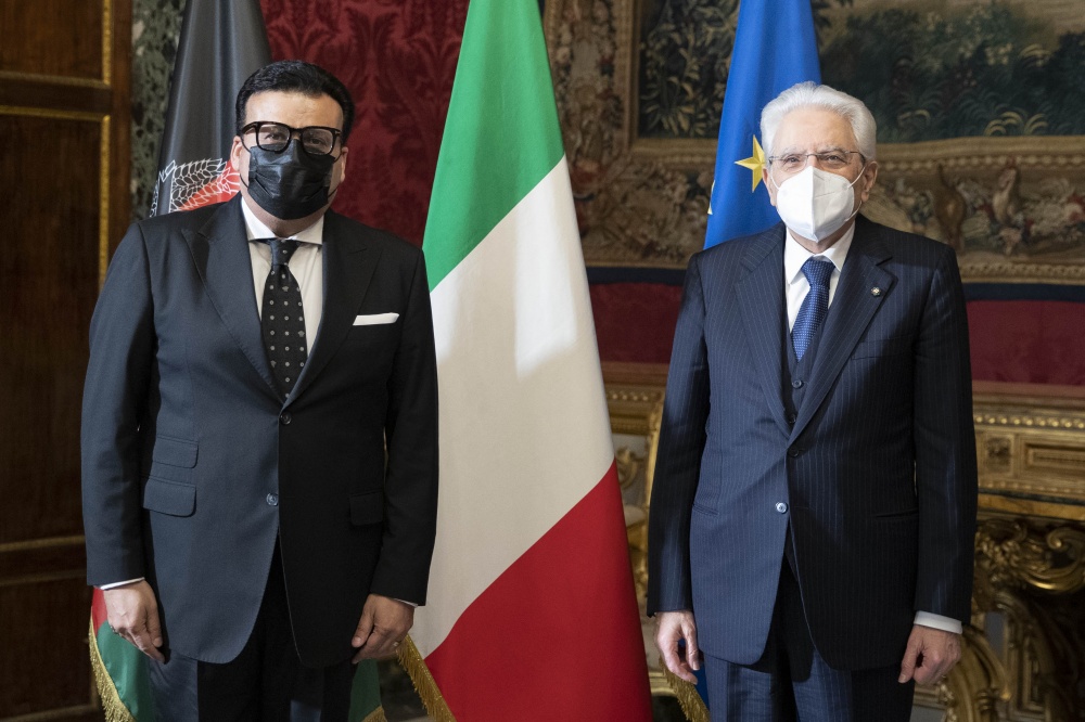 Il Presidente Sergio Mattarella con Khaled Ahmad Zekriya,nuovo ambasciatore della Repubblica Islamica dell’Afghanistan