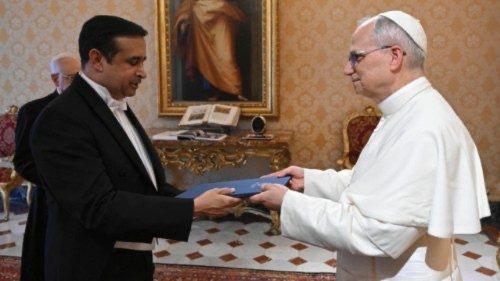 L’amb. Victor Valdemar Suárez Díaz con il Pontefice
