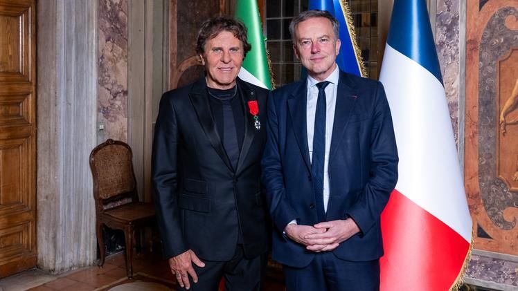 L&rsquo;imprenditore Renzo Rosso e l&rsquo;amb. Martin Briens a Palazzo Farnese - foto:Ambasciata