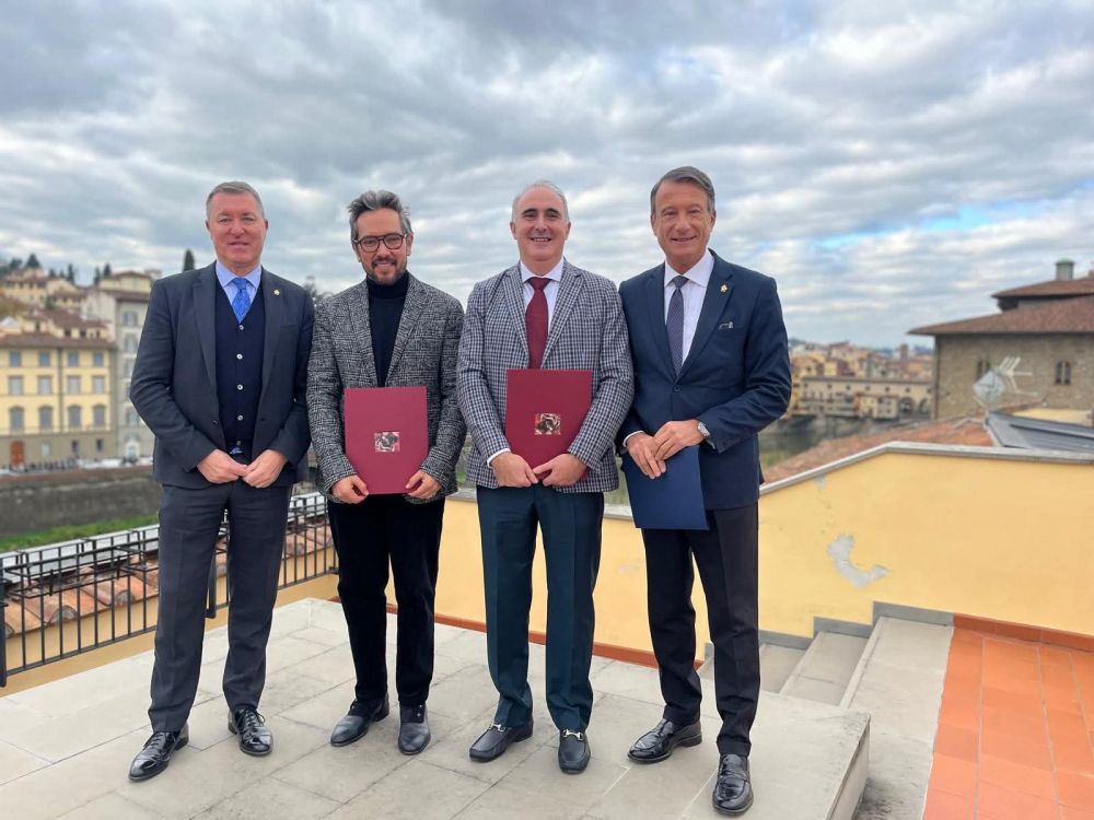 L’amb. Lozano a Firenze con il console Valerio Alecci
