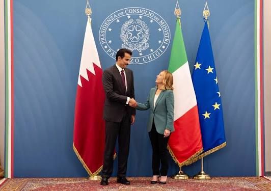 Giorgia Meloni incontra l&rsquo;Emiro del Qatar, Sheikh Tamim bin Hamad Al Thani.