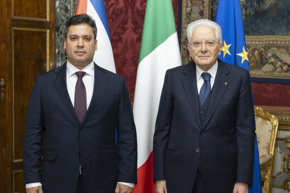 Il presidente Mattarella con Jorge Luis Cepero Aguilar, ambasciatore della Repubblica di Cuba - Foto: Quirinale