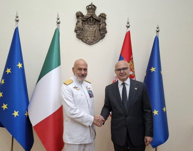 Primo ministro serbo Miloš Vučević con Capo Stato Maggiore, amm. Giuseppe Cavo Dragone