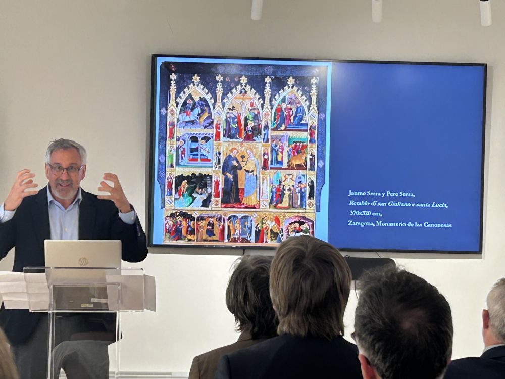 Il curatore Joan Molina Figueras - foto: GIORNALE DIPLOMATICO