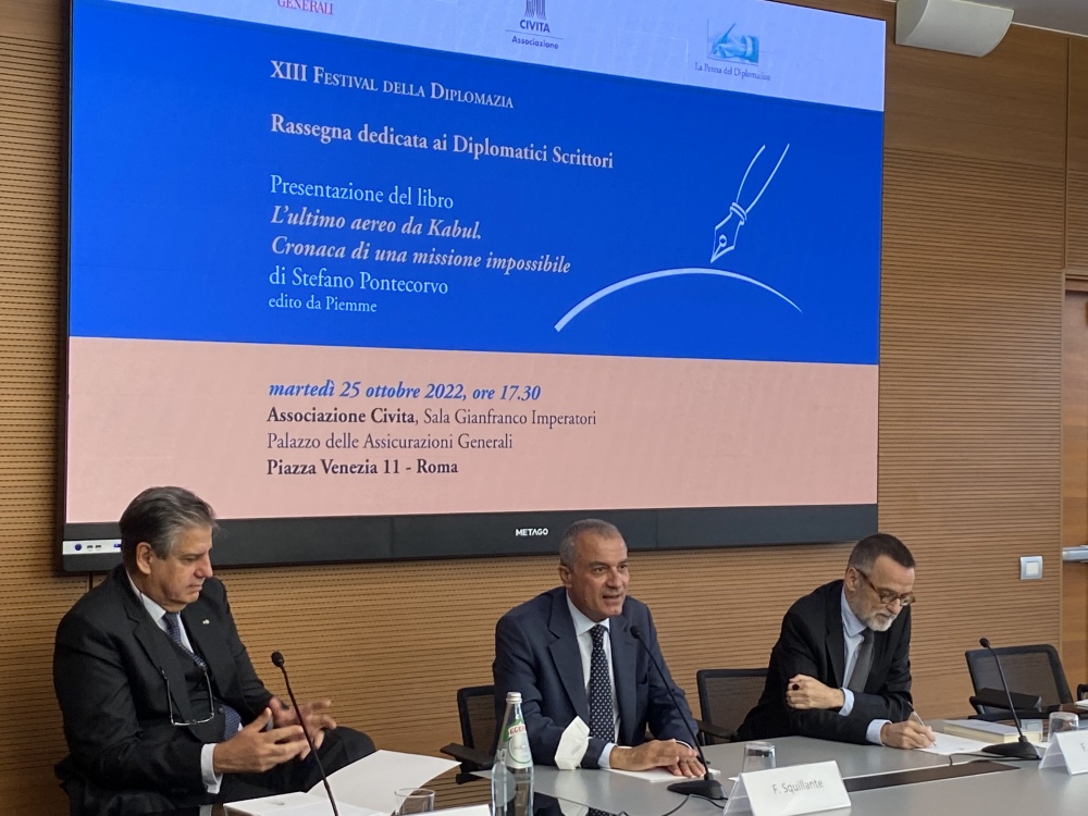 a sinistra l'amb. Stefano Pontercorvo