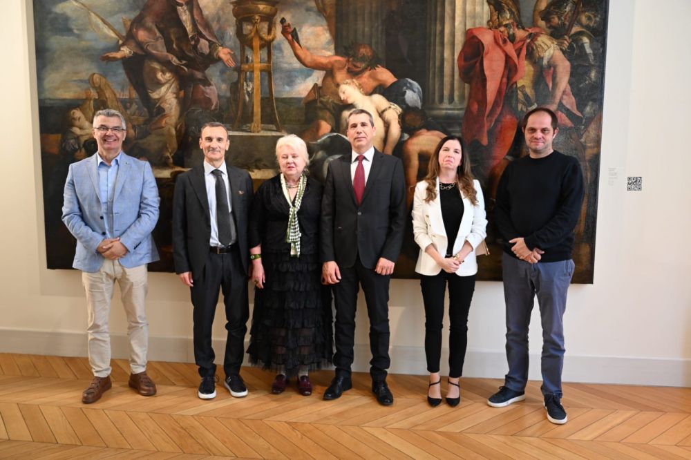 Amb. Trichilo con direttrice del Museo - foto: Ambasciata d'Italia