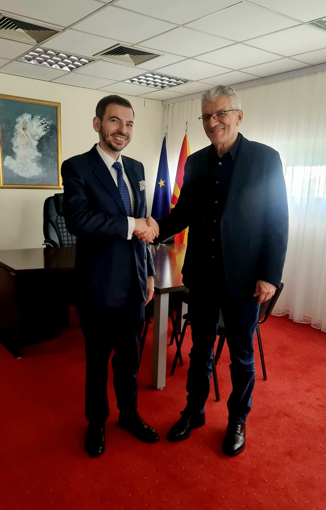 L'amb. Palminteri con il direttore del Teatro dell'Opera Nazionale della Macedonia