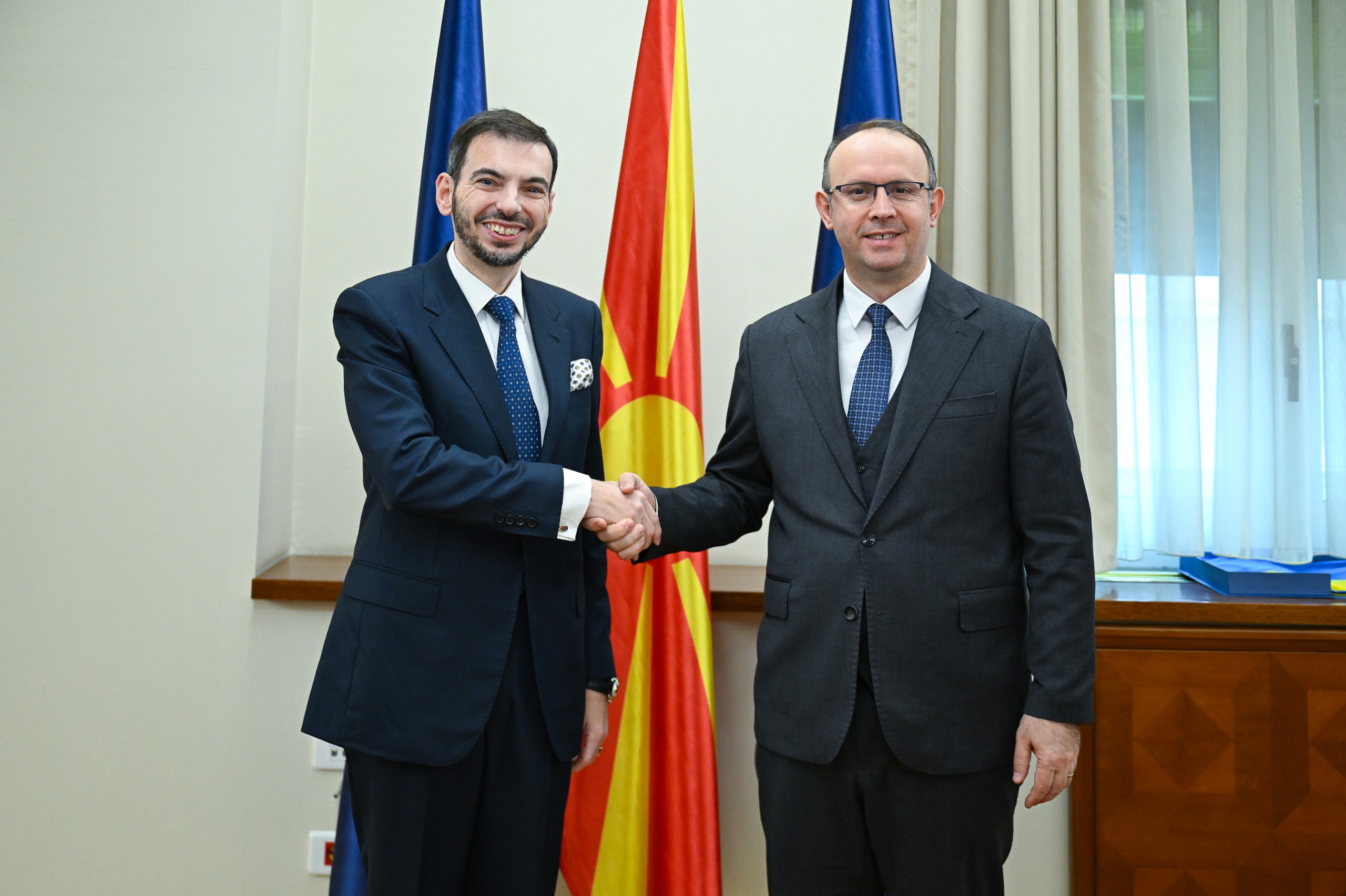 L'amb. Palminteri con il presidente dell'Assemblea della Repubblica di Macedonia del Nord