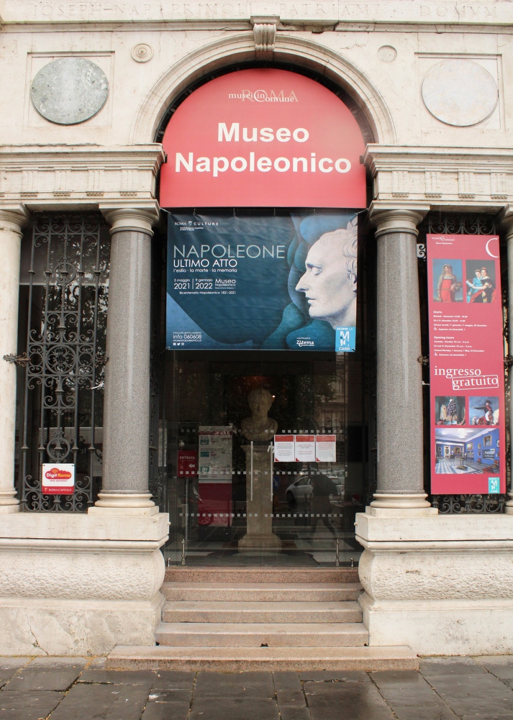 Ingresso del Museo Napoleonico di Roma