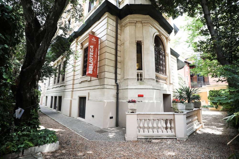 Instituto Cervantes di Roma, la biblioteca Maria Zambrano