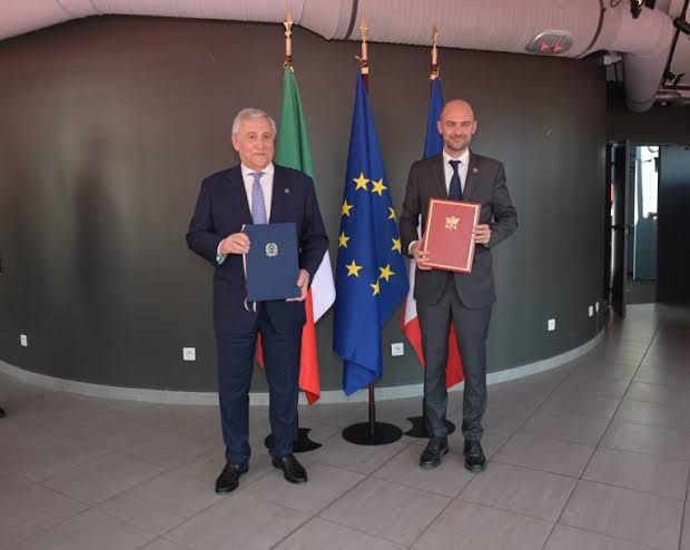 Ministro Tajani firma un&rsquo;intesa con il ministro portoghese Rangel - foto: Farnesina