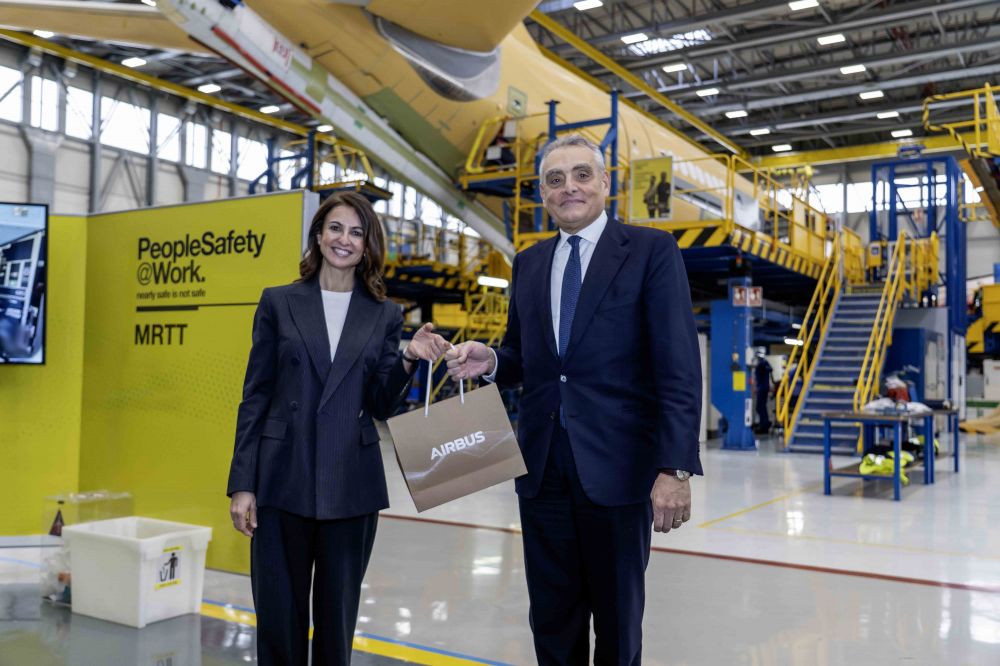 Amb. Buccino visita sede di Airbus Spagna - foto: Ambasciata