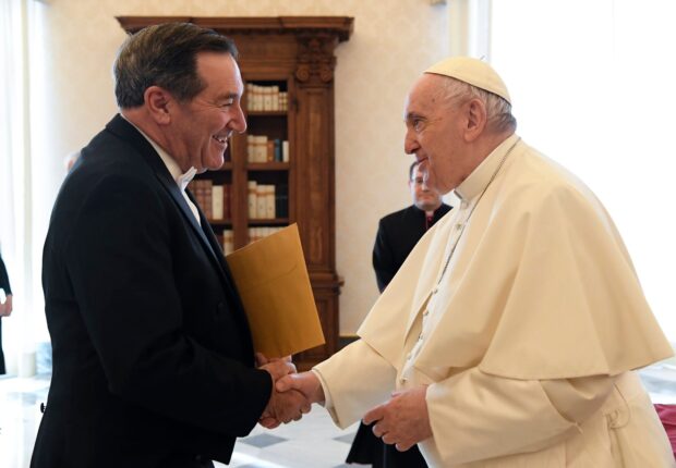 Amb. Joseph Donnelly incontra Papa Francesco - foto US Embassy