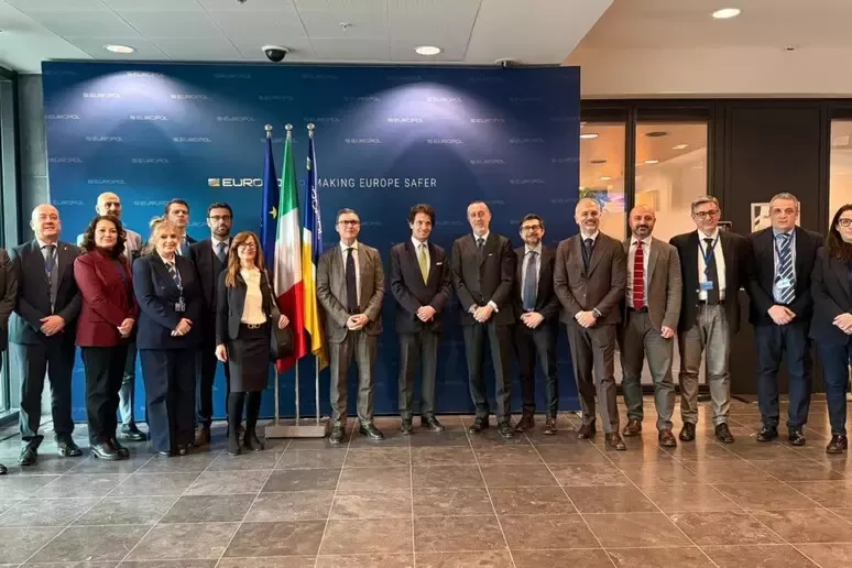 Paesi Bassi: amb. Massari incontra vertici Europol e personale italiano