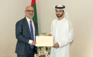 Amb. Lorenzo Fanara e Abdulla Mohamed Alblooki (© WAM Agenzia stampa degli Emirati)