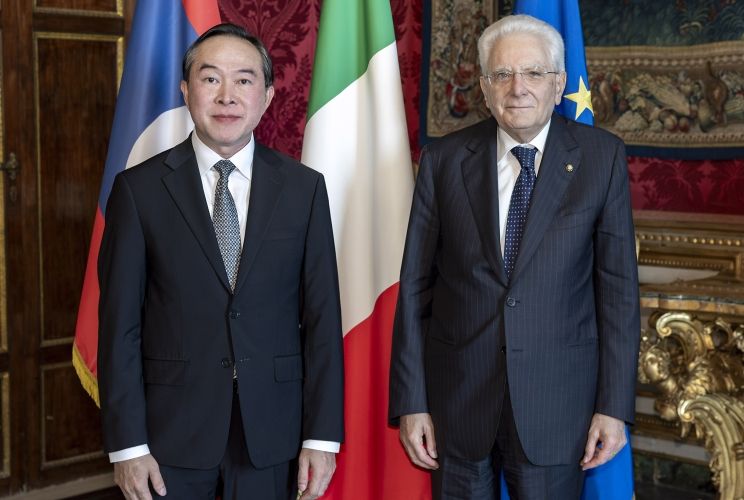 Presidente Sergio Mattarella con Daovy Vongxay, ambasciatore della Repubblica Popolare Democratica del Laos - foto: Quirinale
