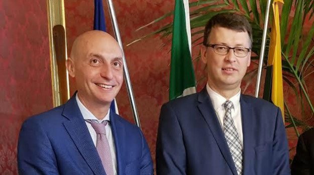 Alessandro Palmigiano, console onorario per la Sicilia, e l'ambasciatore Mr. Ričardas Šlepavičius