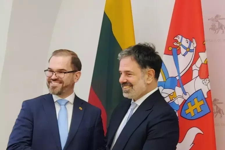 Lituania: amb. de Maigret incontra ministro della Difesa, Kaunas - foto: Ambasciata
