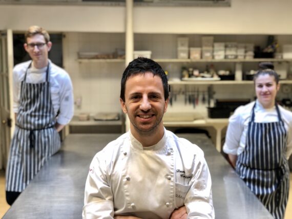 Lo chef Danilo Cortellini e il suo team