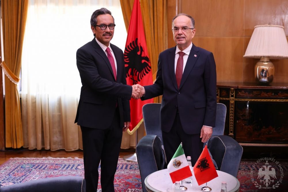 L'amb. Lozano presenta credenziali al presidente d'Albania, Begaj - foto: Ambasciata