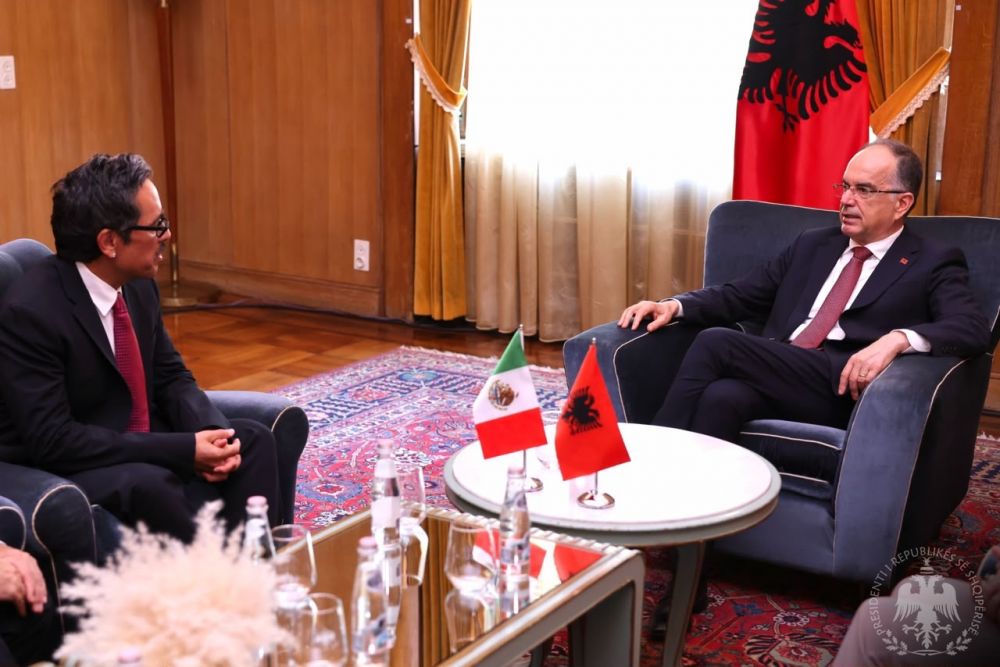 L'amb. Lozano presenta credenziali al presidente d'Albania, Begaj - foto: Ambasciata