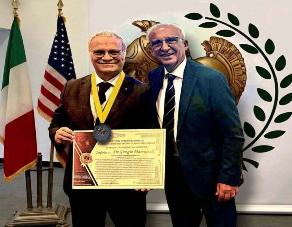 Amb. Marrapodi ritira premio Bronzi di Riace