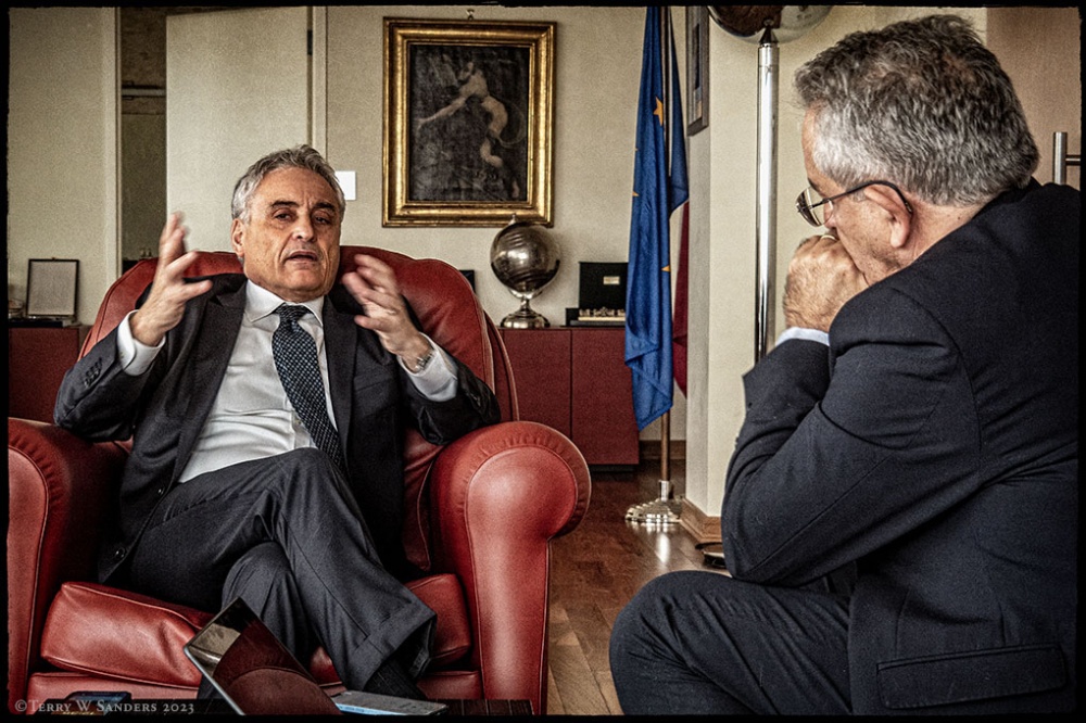 Amb. Marizio Massari durante l'intervista (foto Terry Sanders)